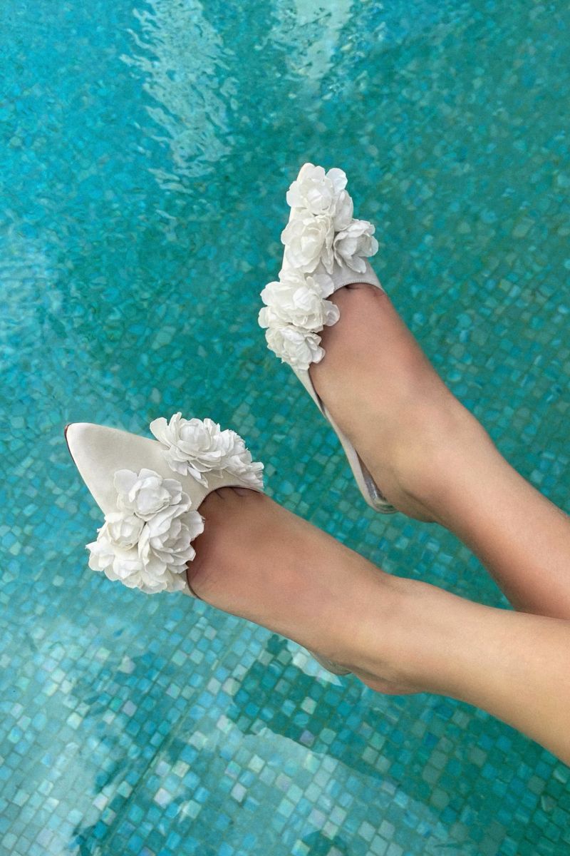 CAMELIA CREAM BLOOM HEELS