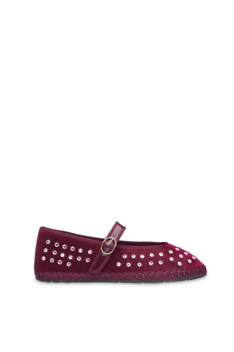MAE FLAT IN BURGUNDY