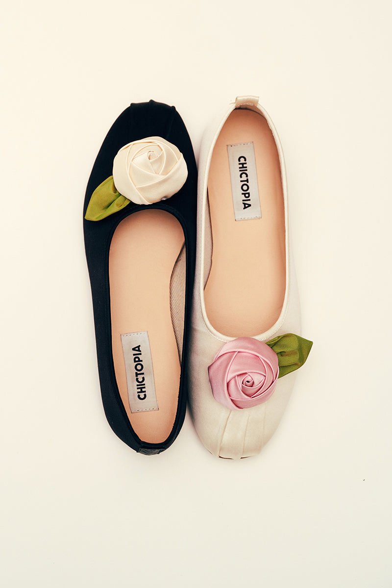 SATIN ROSE FLATS IN BLACK