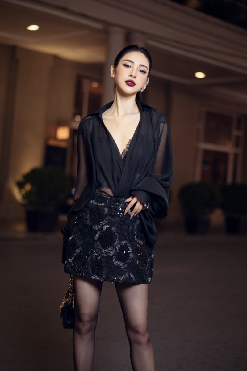 EDANA BLACK SILK PLEATED TOP AND SKIRT SET