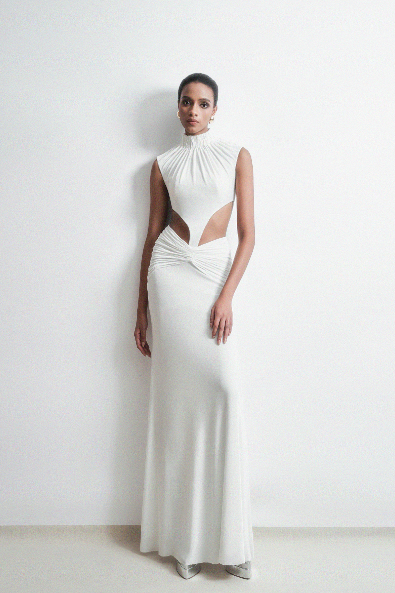 SCULPTURE SET IN WHITE