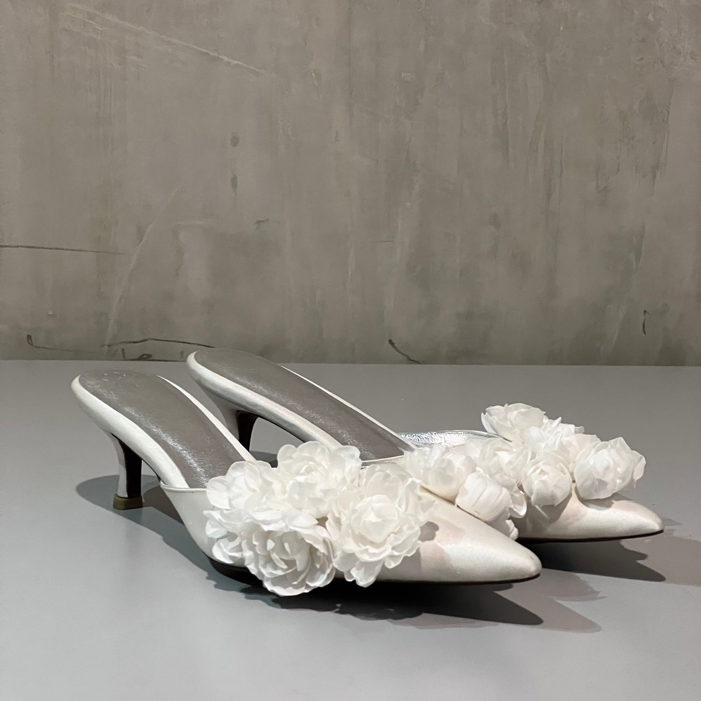CAMELIA CREAM BLOOM HEELS