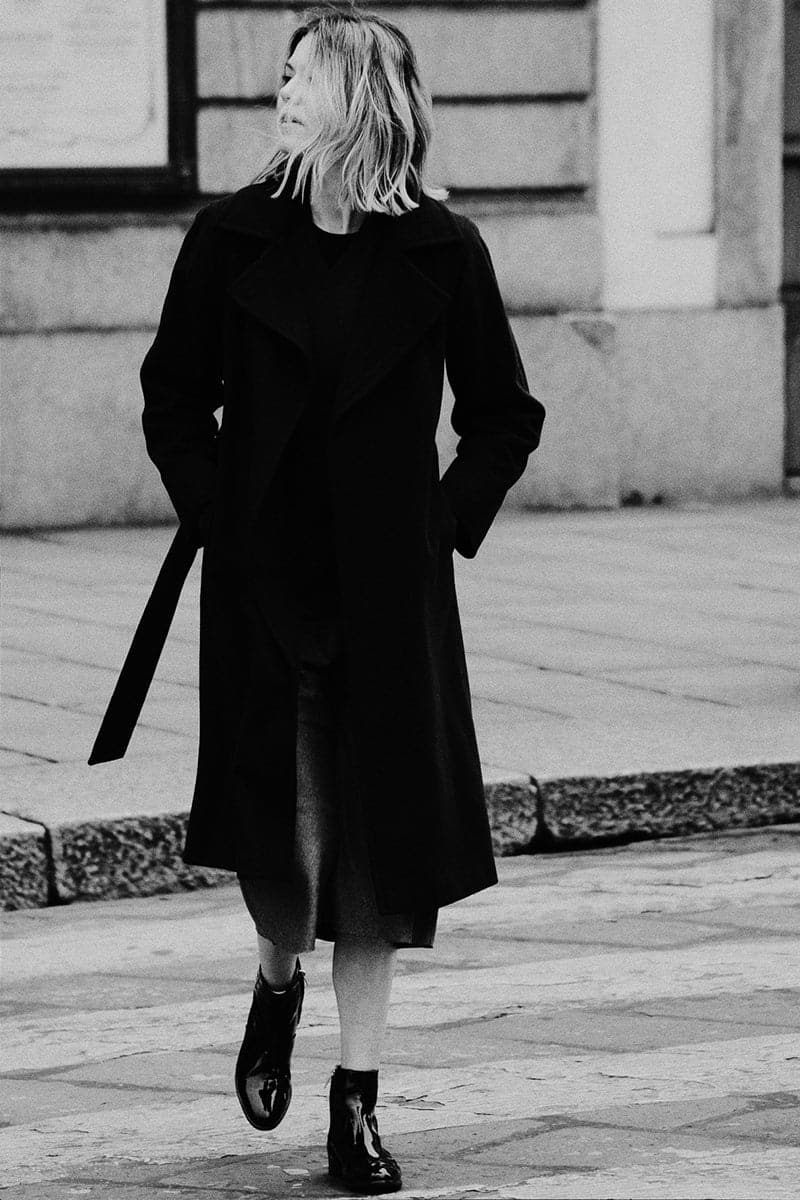 CHARLI BLACK PATENT-EFFECT ANKLE BOOTS