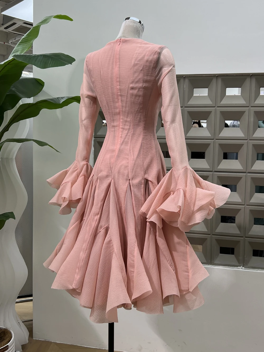 Elegant Ruffle Flare Sleeve Dress