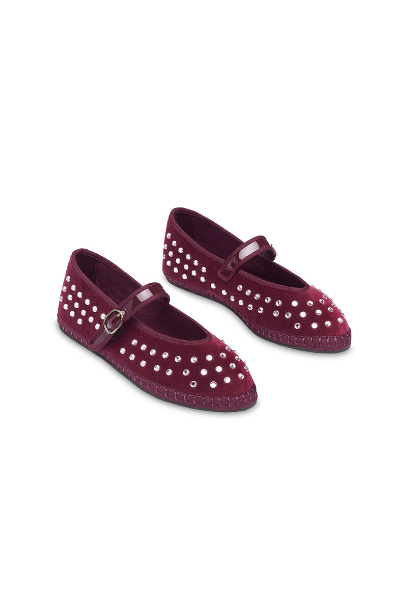 MAE FLAT IN BURGUNDY