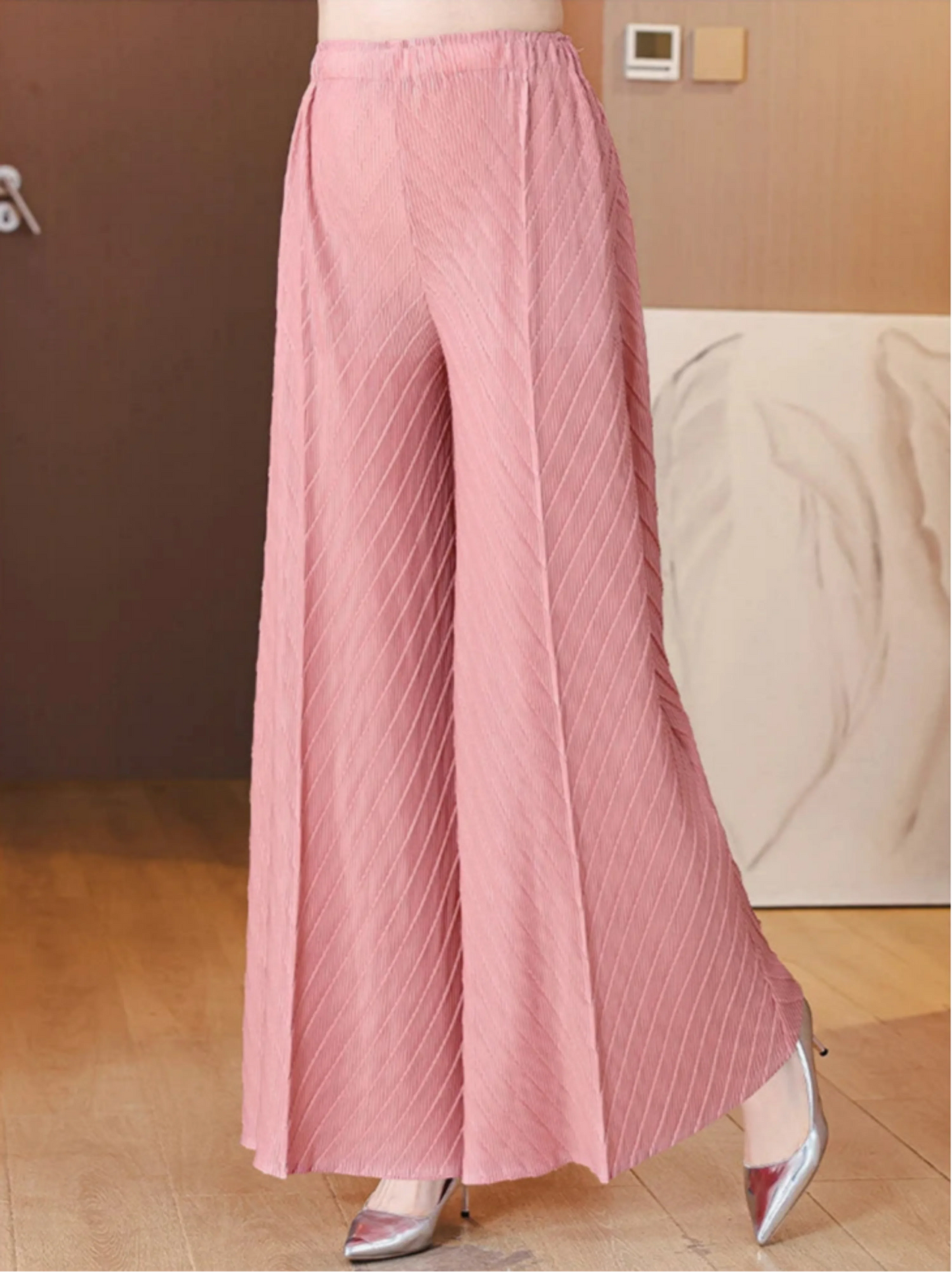 Signature Pull-On Pleated Pants