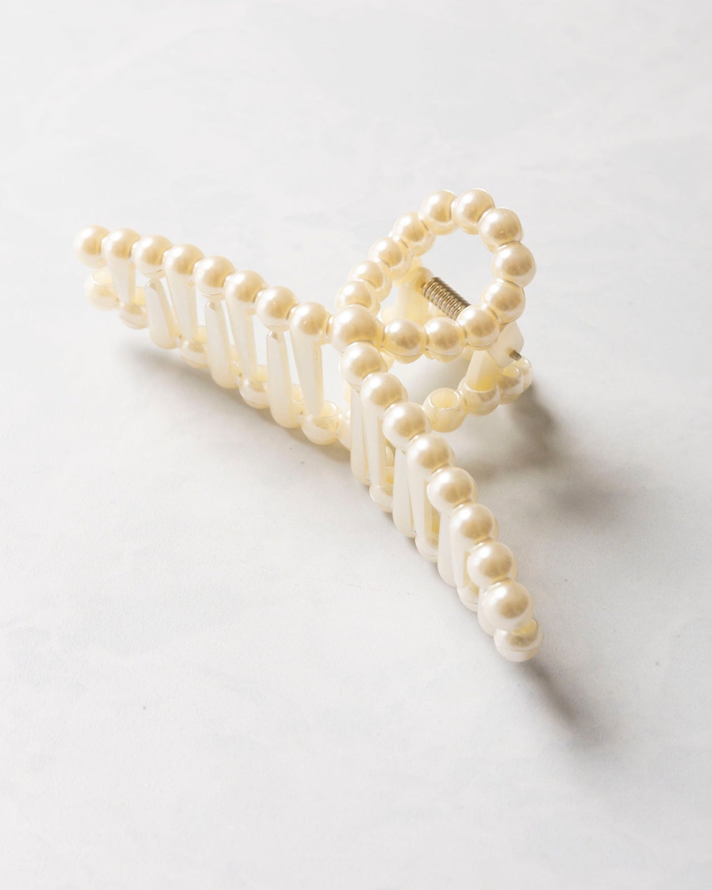 Oval - Pearl Hair Claw Clips - Josslyn by Wall to Wall
