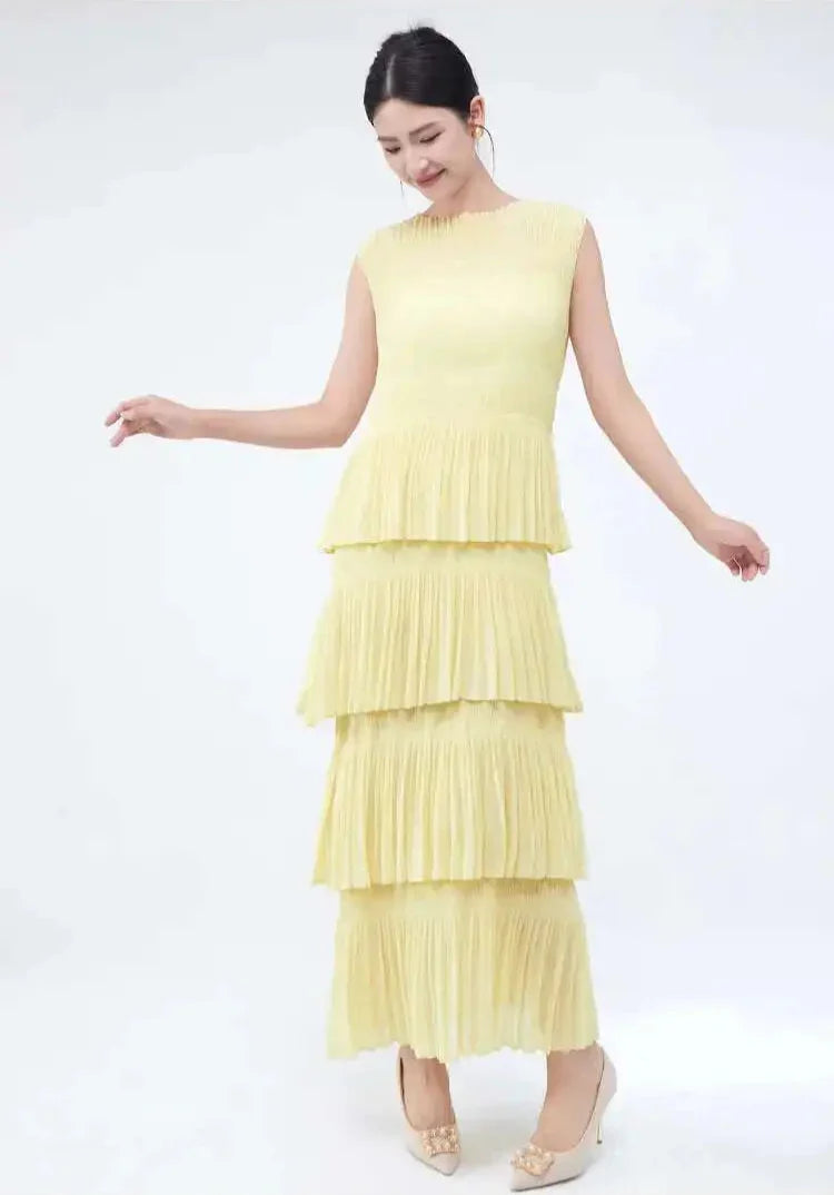 Elegant Plissé Sleeveless Dress