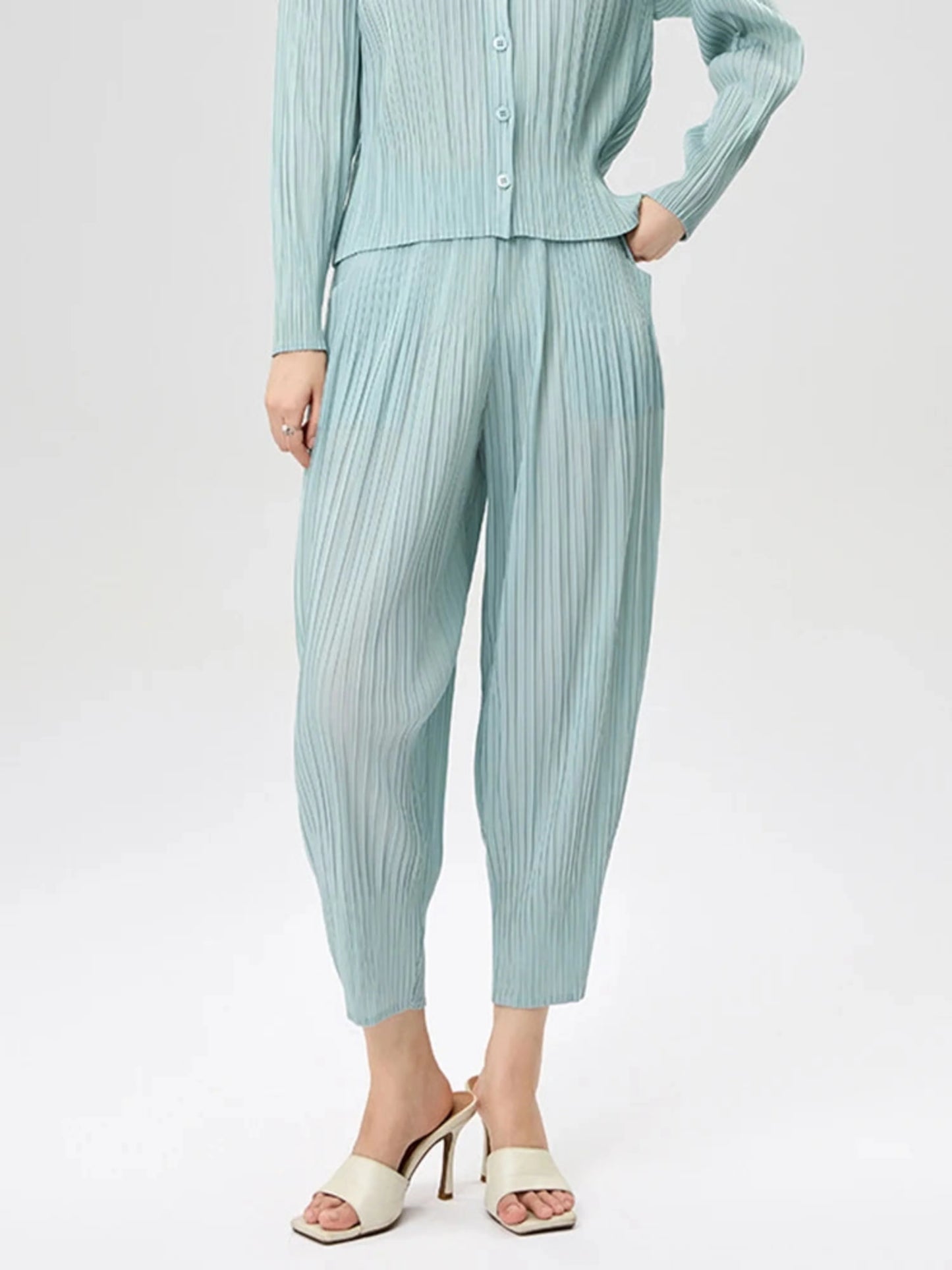 Luxe Truly Pleated Cropped Pants