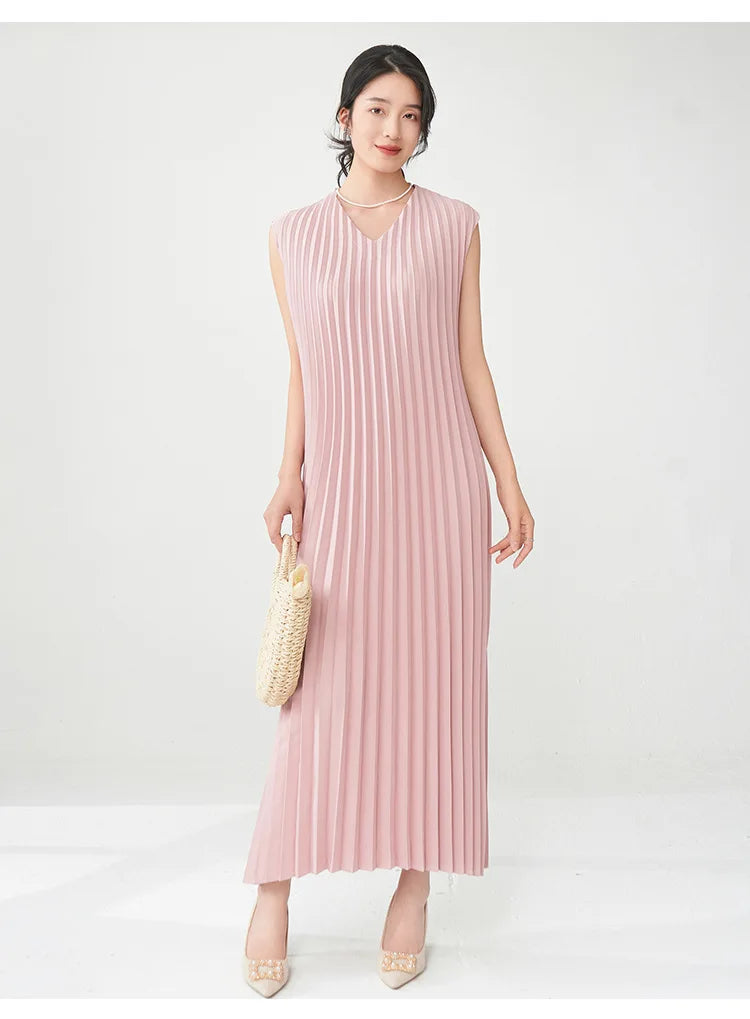 Contemporary Modern Sleeveless Pleated Midi Dress