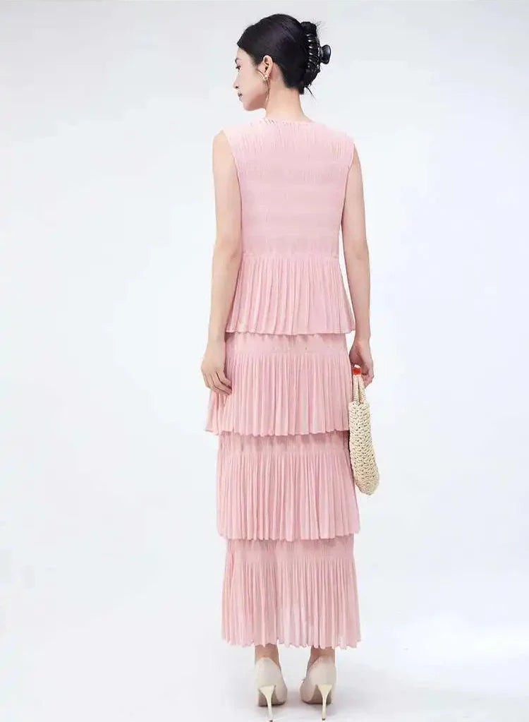Elegant Plissé Sleeveless Dress