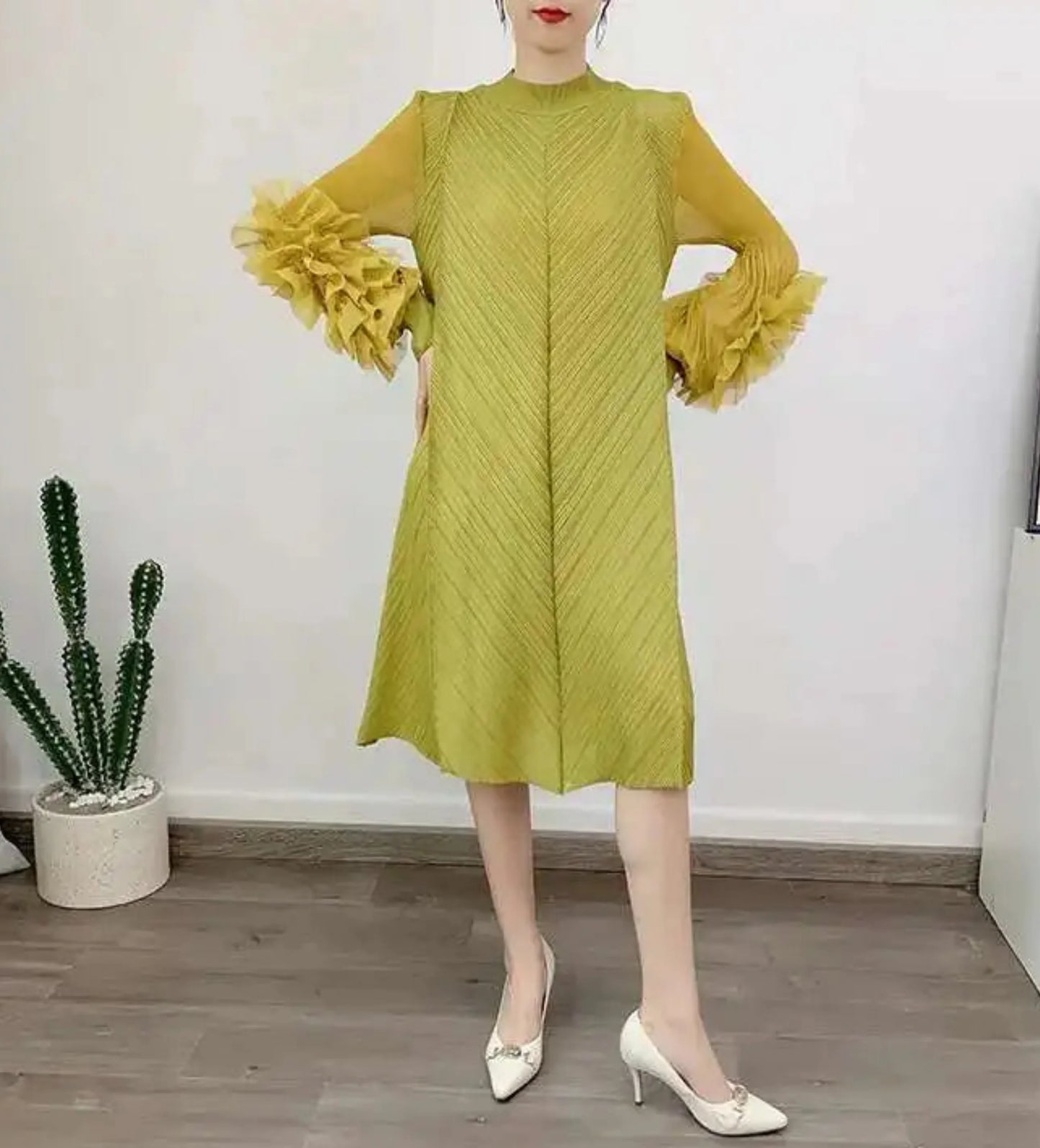Luxury Pleated Floral Ruffle Dress