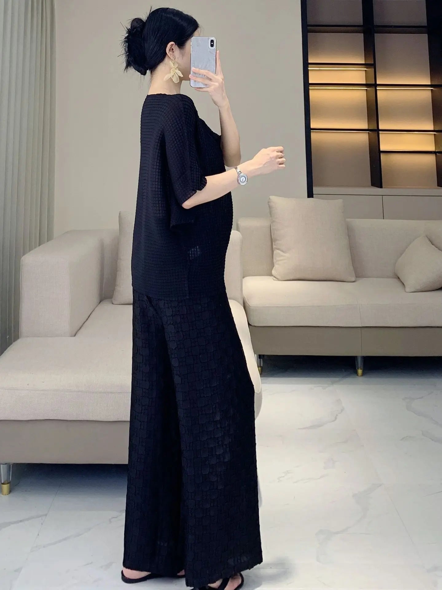 Wide-Leg Textured Plissé Pants