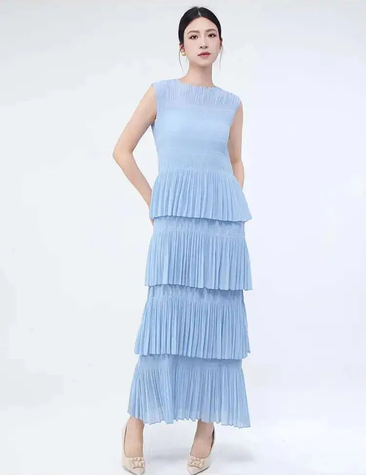 Elegant Plissé Sleeveless Dress