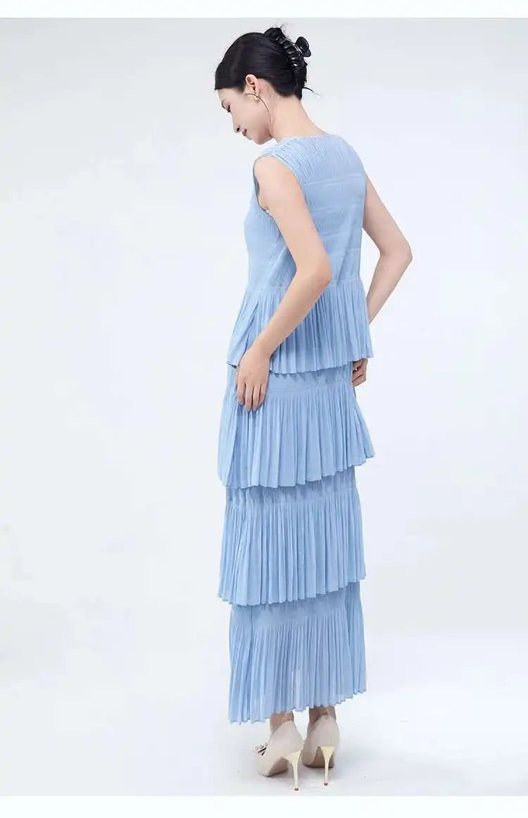 Elegant Plissé Sleeveless Dress