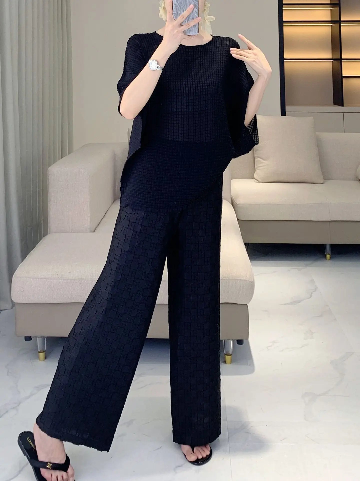 Wide-Leg Textured Plissé Pants