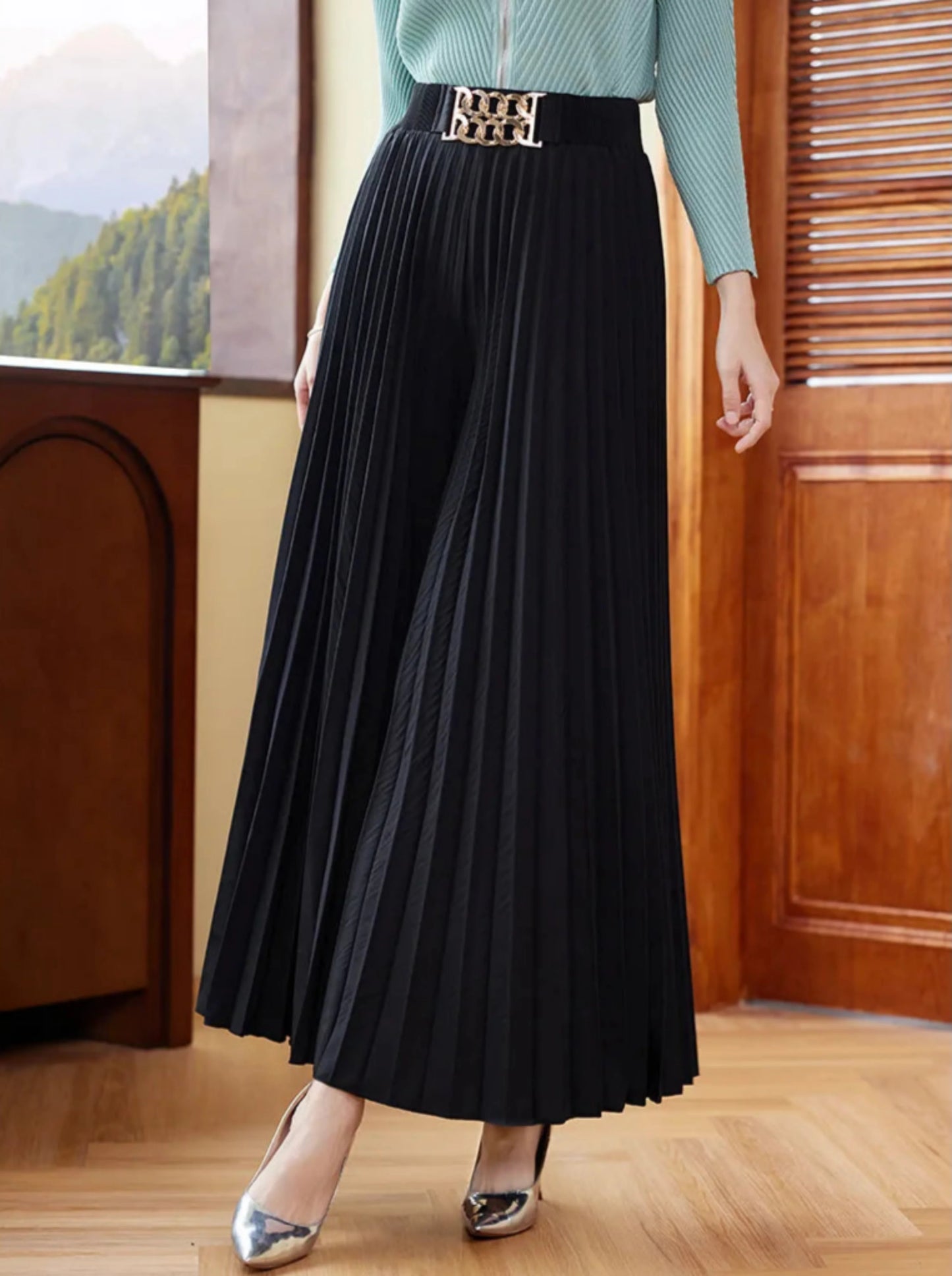 Luxe Pleated Wide-Leg Culottes