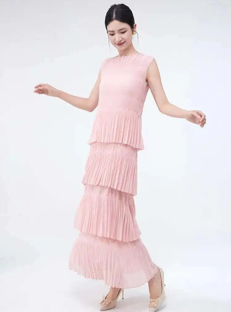 Elegant Plissé Sleeveless Dress