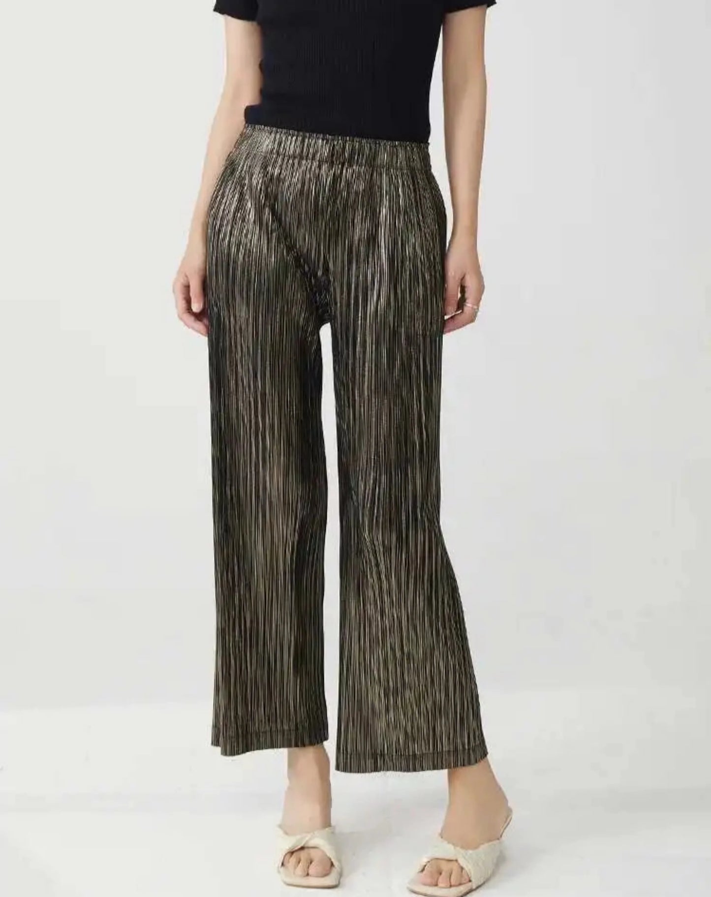 Luxurious Plissé Wide-Leg Trouser