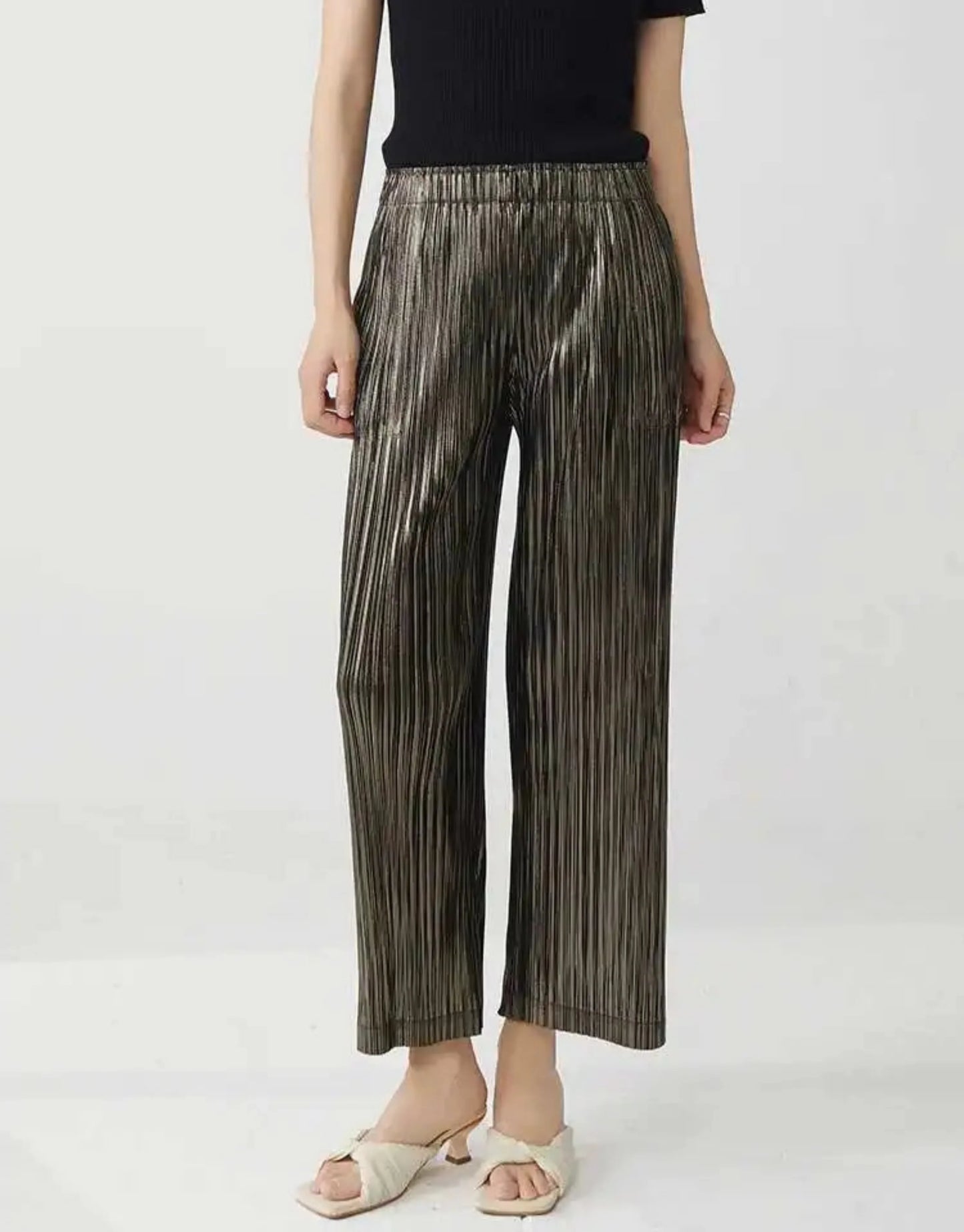 Luxurious Plissé Wide-Leg Trouser
