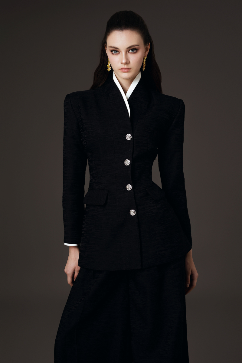 HIGH COLLAR FITTED BLAZER & WIDE-LEG TROUSERS SET