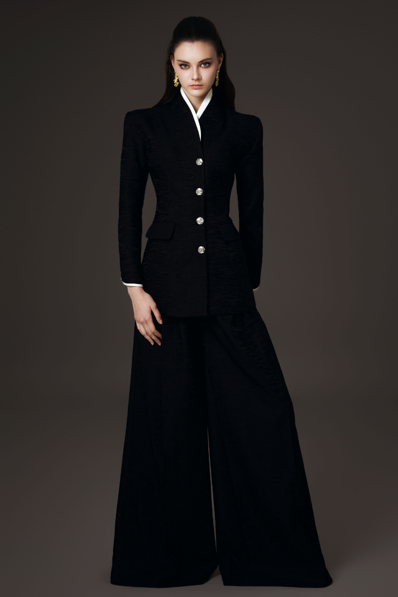 HIGH COLLAR FITTED BLAZER & WIDE-LEG TROUSERS SET