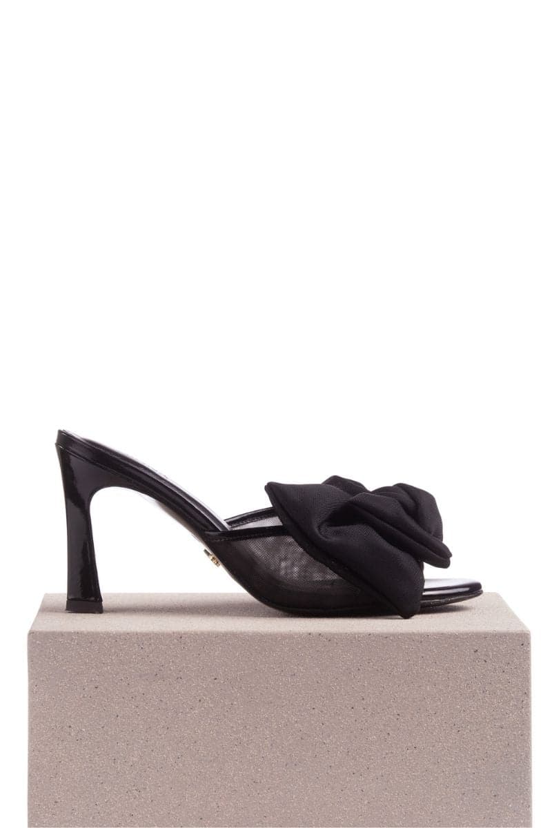 BLACK PATENT BOW MULES