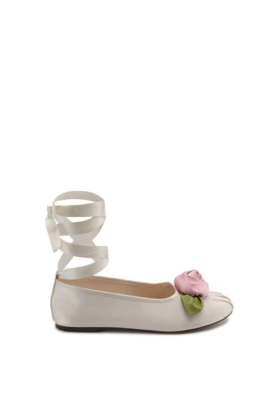 SATIN ROSE FLATS IN IVORY