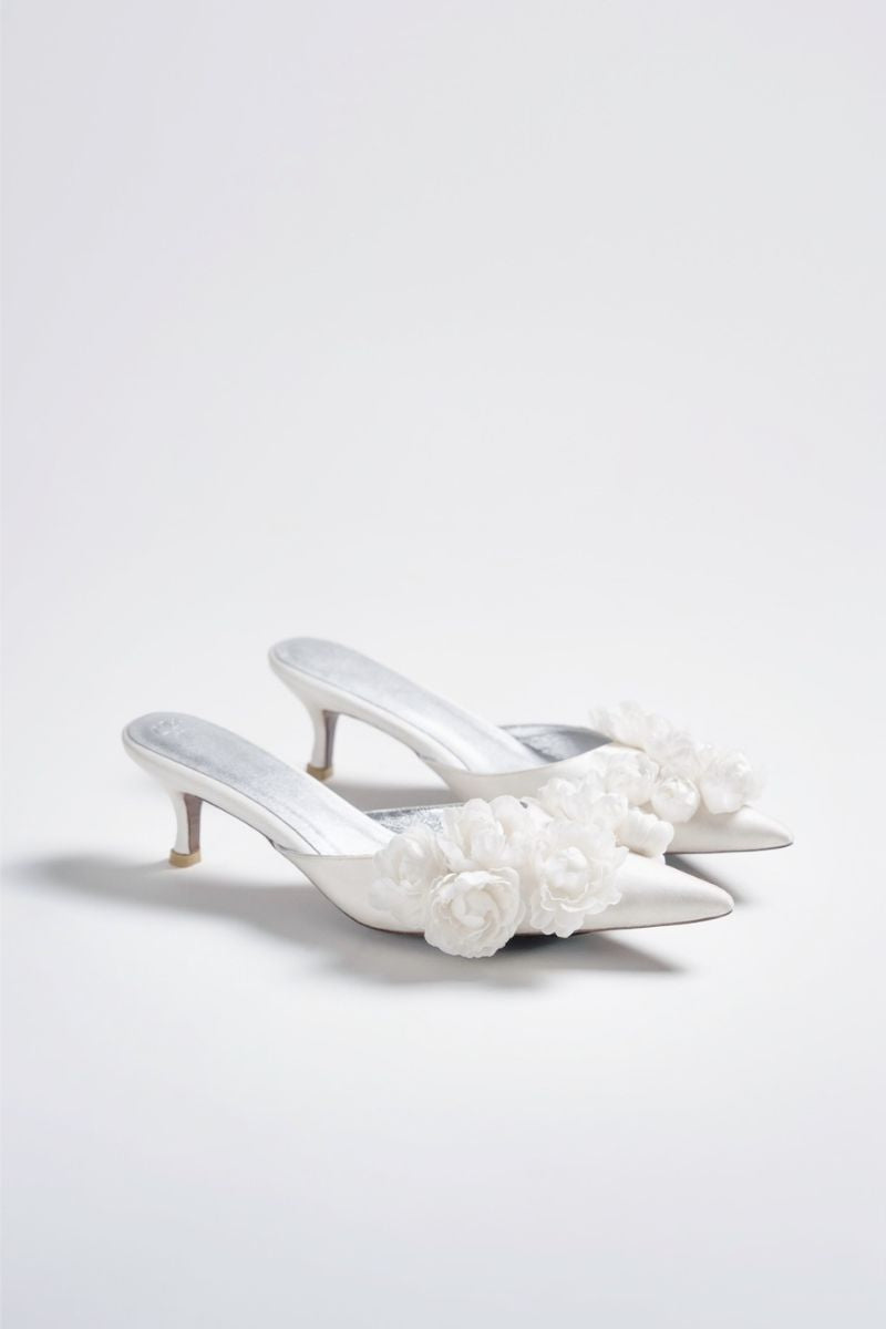 CAMELIA CREAM BLOOM HEELS
