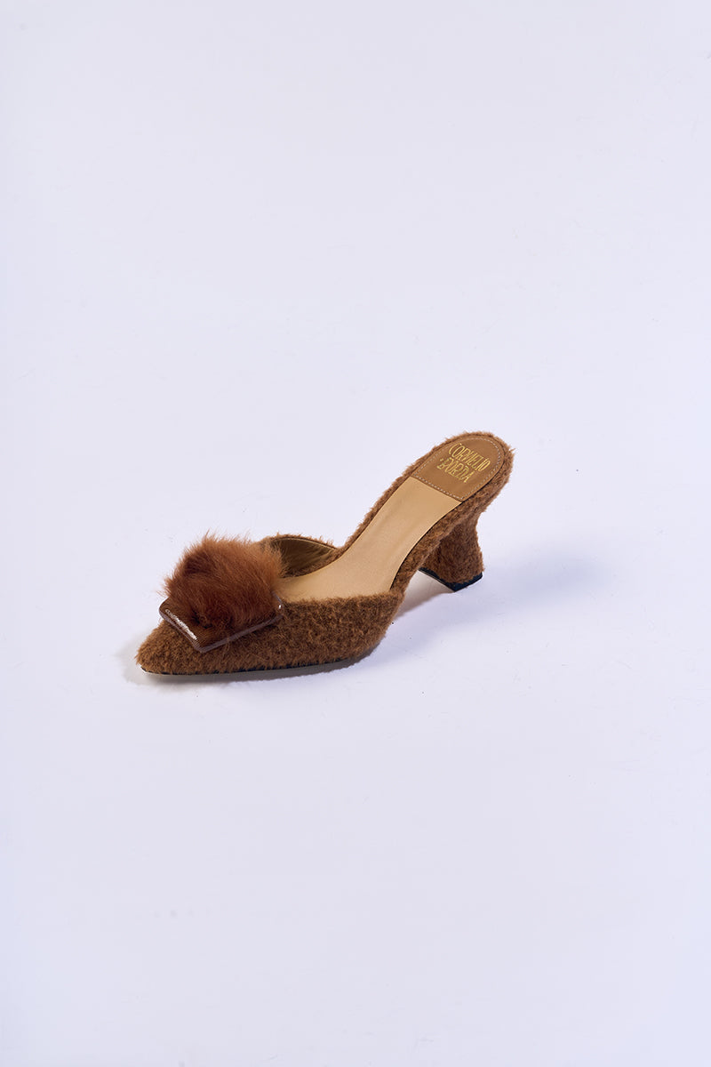 ROBERTA CARAMEL POINTED MULES