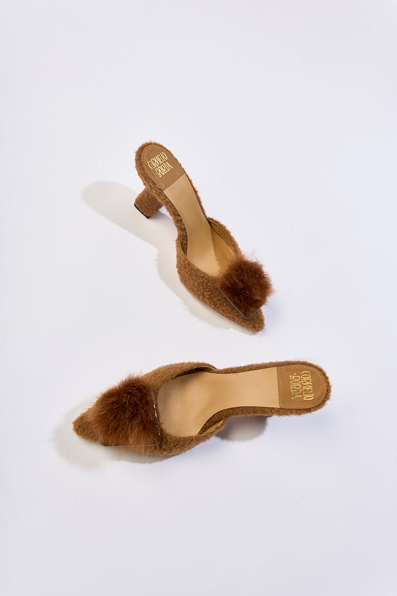 ROBERTA CARAMEL POINTED MULES