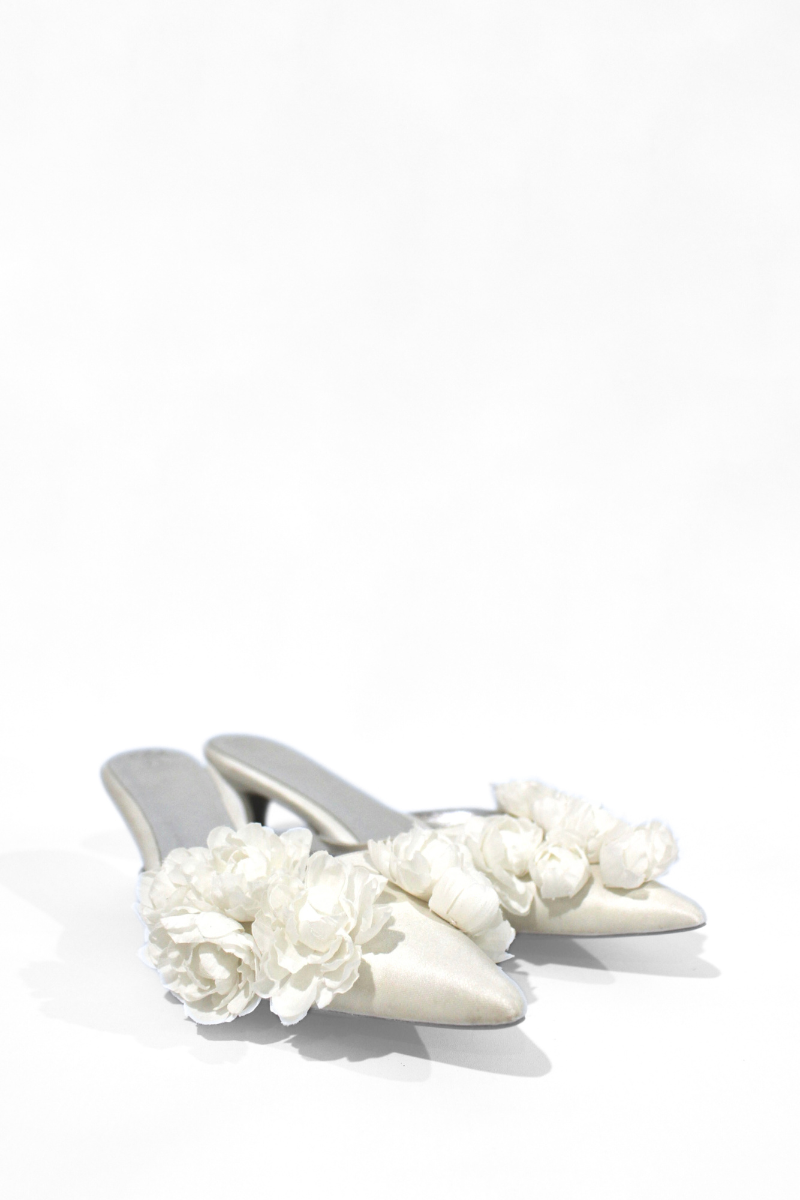 CAMELIA CREAM BLOOM HEELS