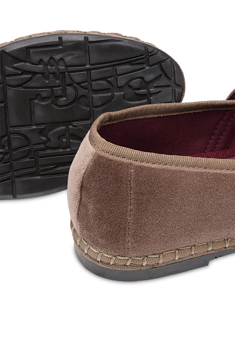 MINA FLAT IN BROWN