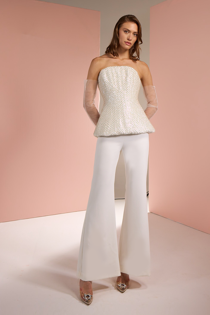 CORSET TOP WITH FLARED TROUSERS SET IN WHITE
