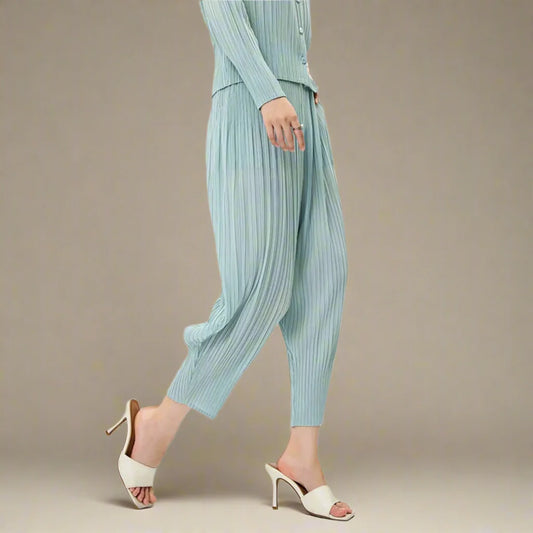 Luxe Truly Pleated Cropped Pants