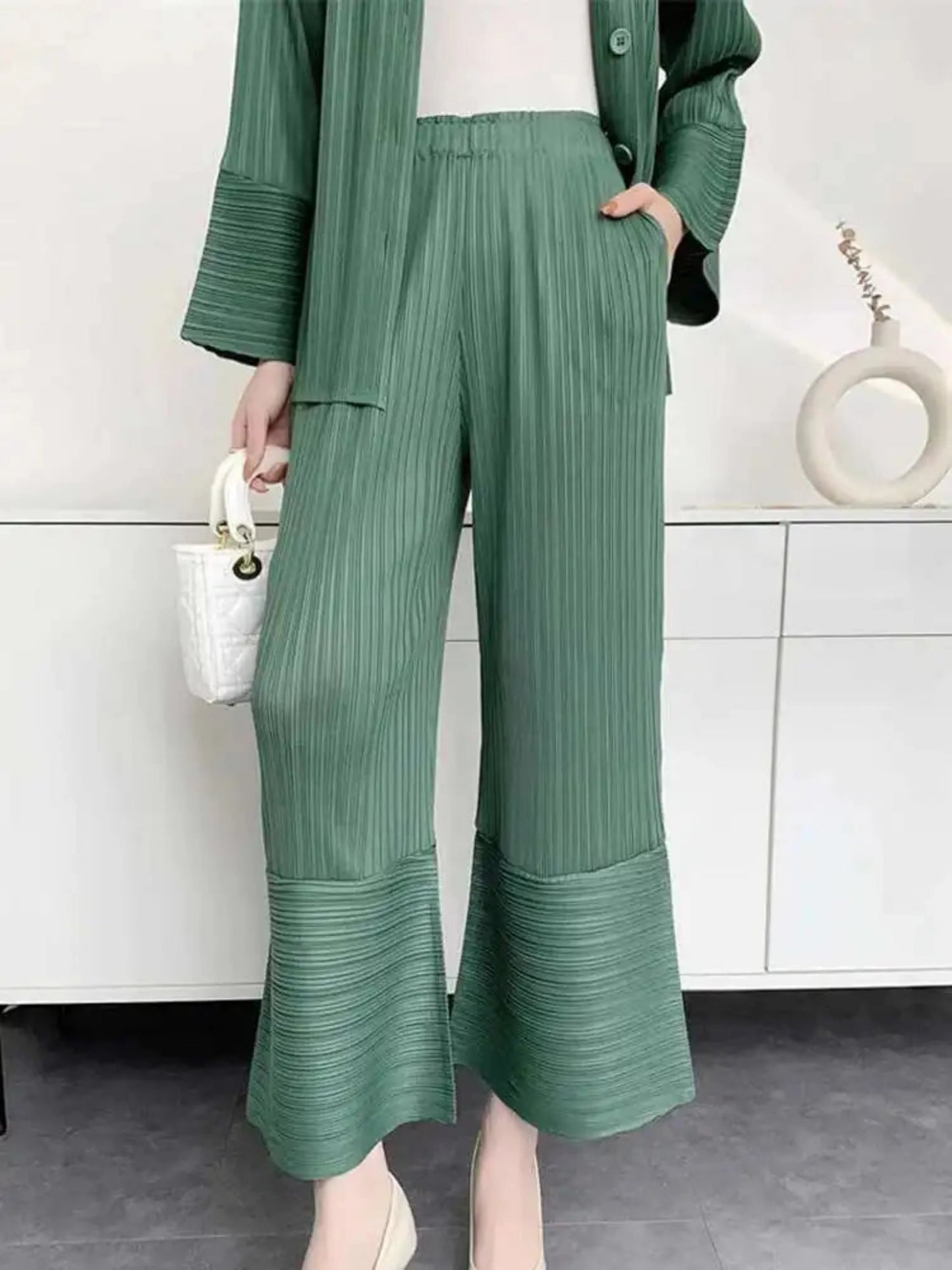 Elegant Plissé Pocket Wide Leg Pant
