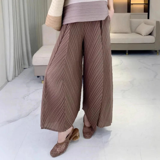Casual Luxe Wide-Leg Plissé Pants