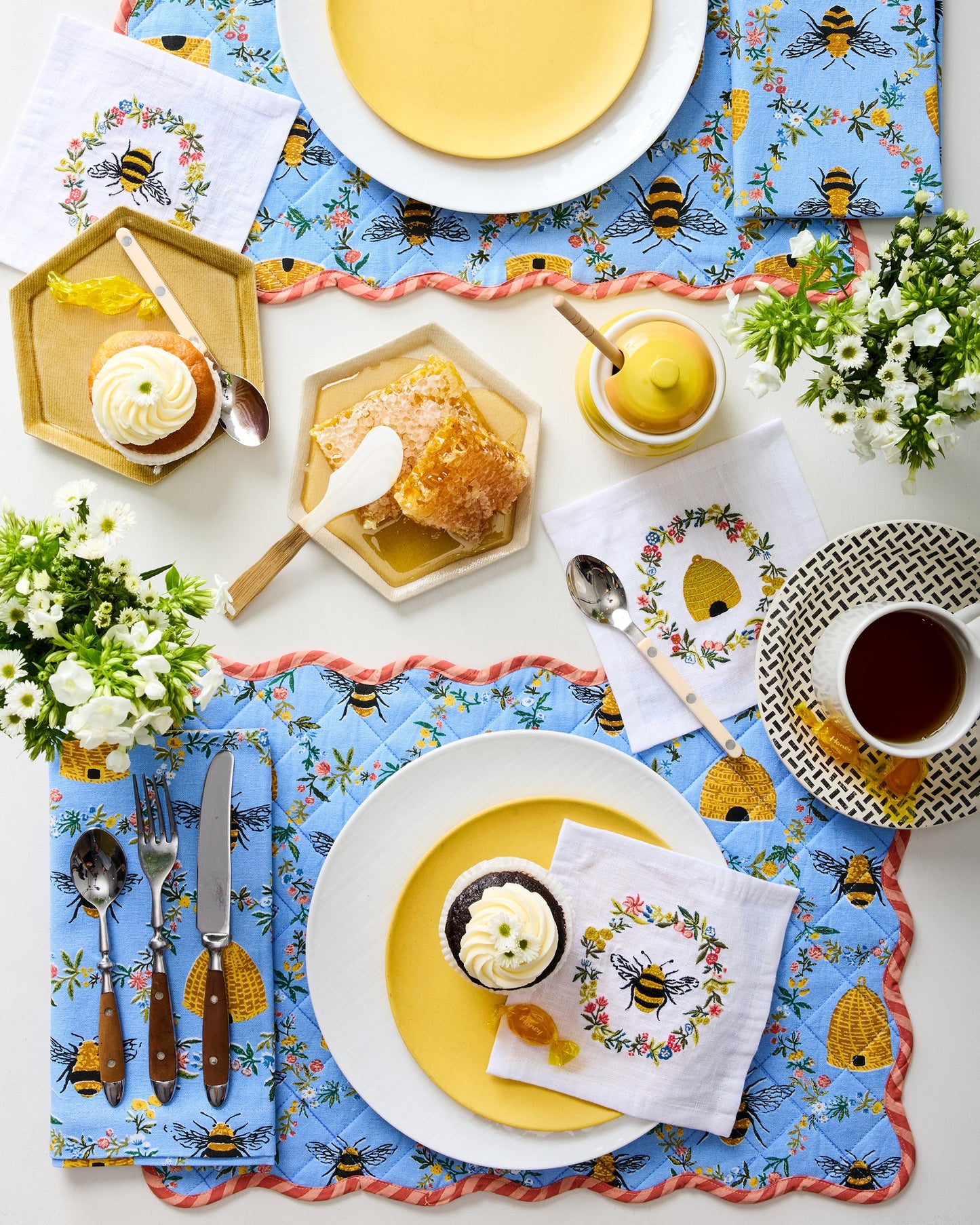 Sweet Bee - Cocktail Napkins Set Of 4 - Cloud