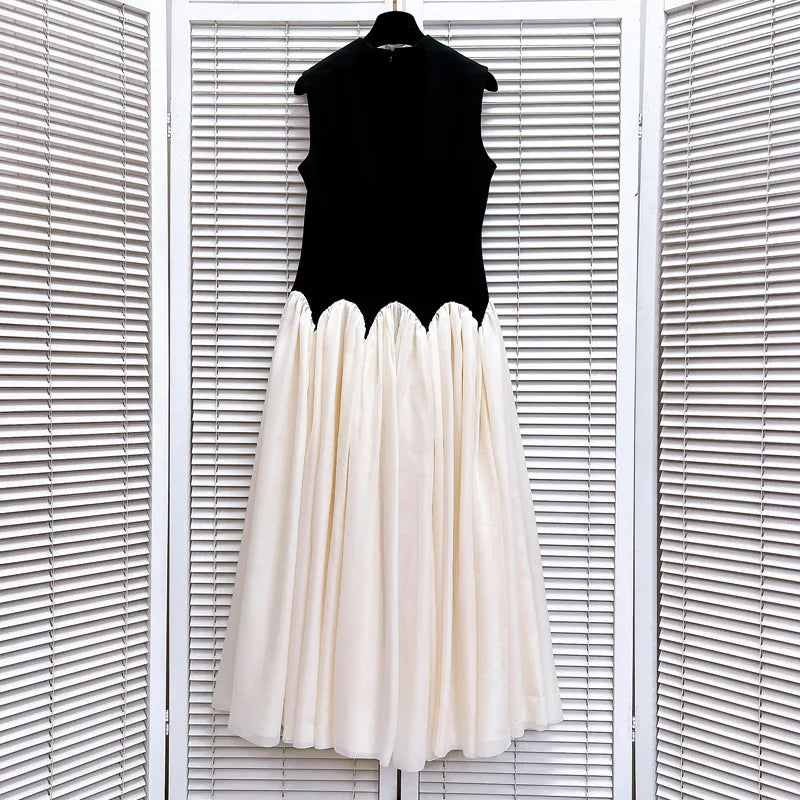 Elegant Scallop Sleeveless Dress