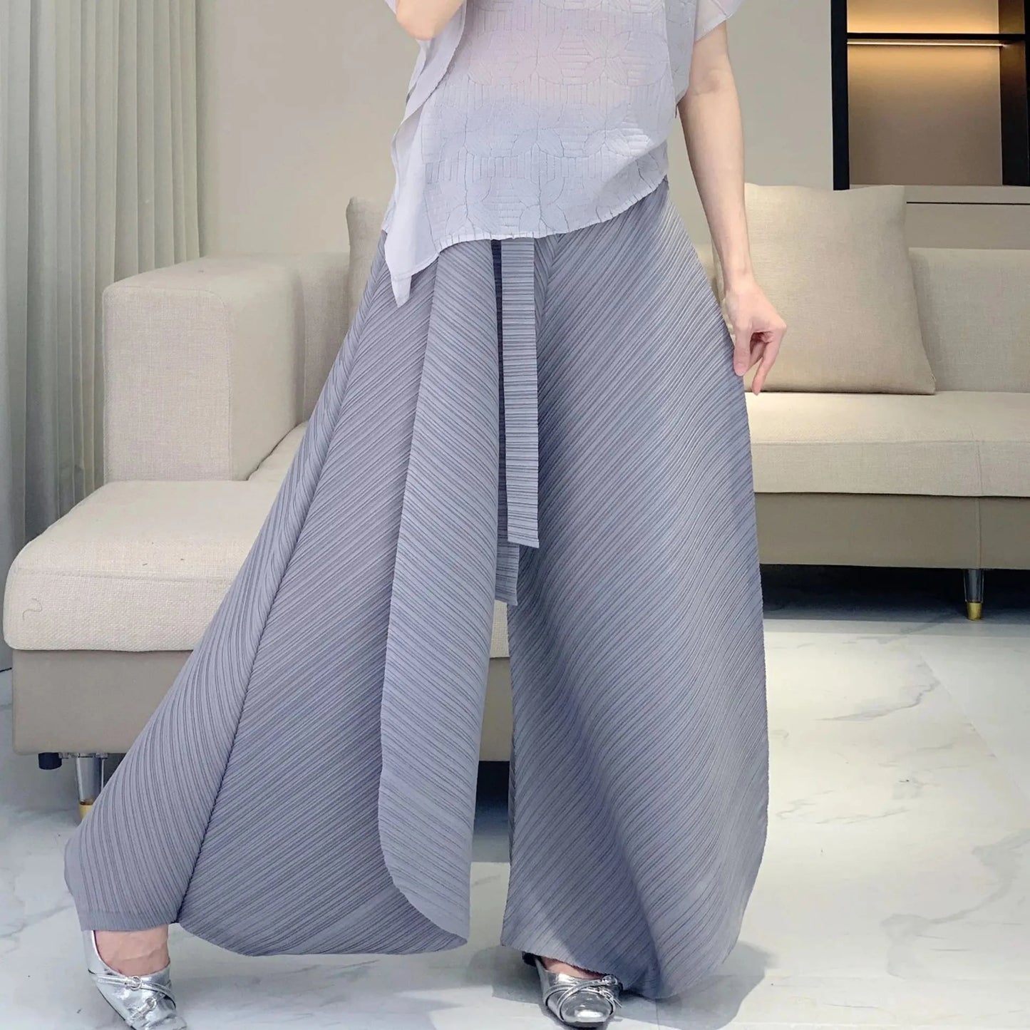 Truly Pleated High-Waisted Pants
