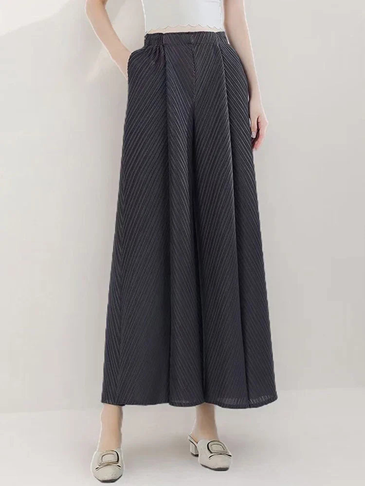 Signature Pull-On Pleated Pants