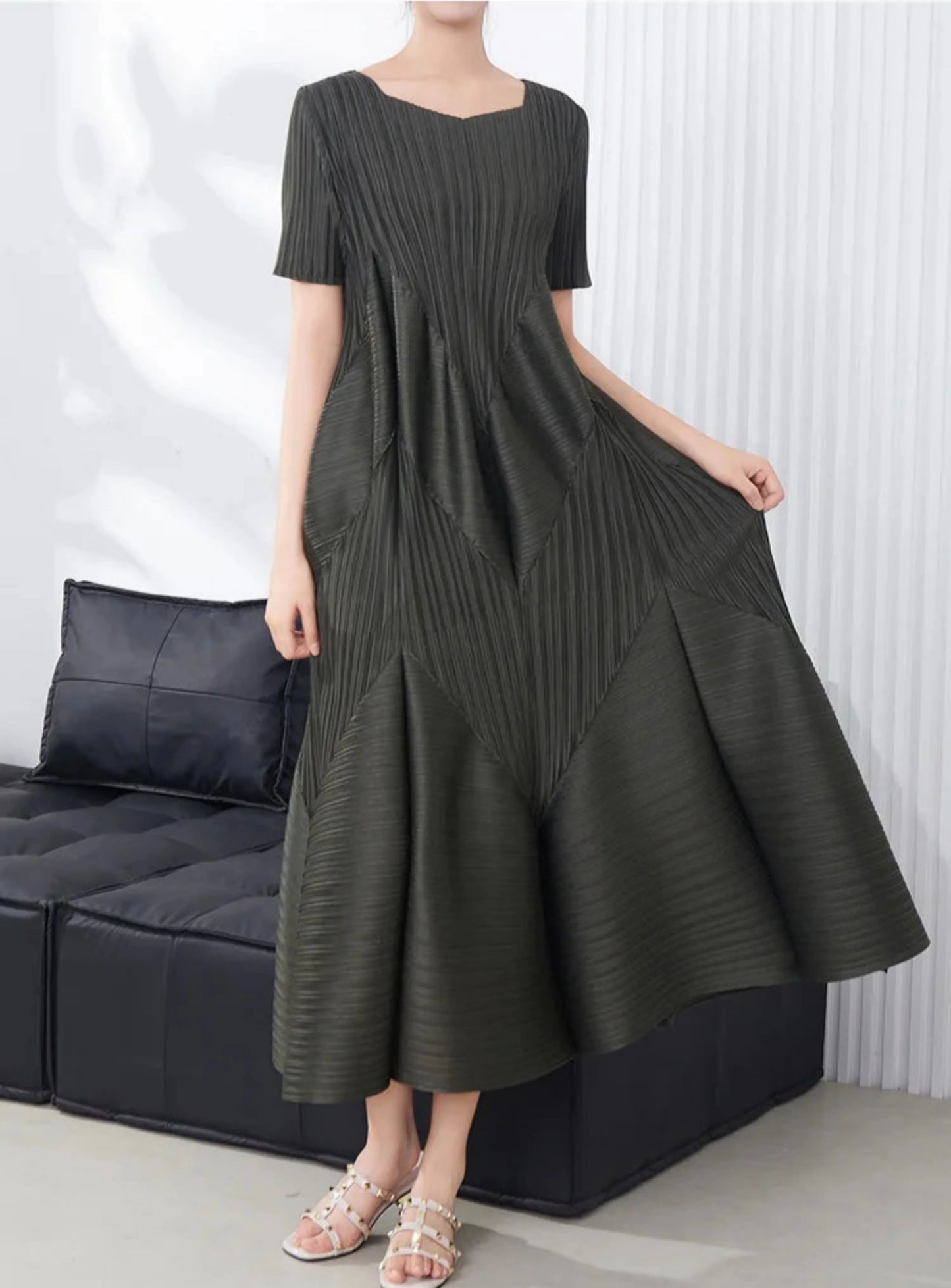 Truly Pleated Short Sleeve Dress