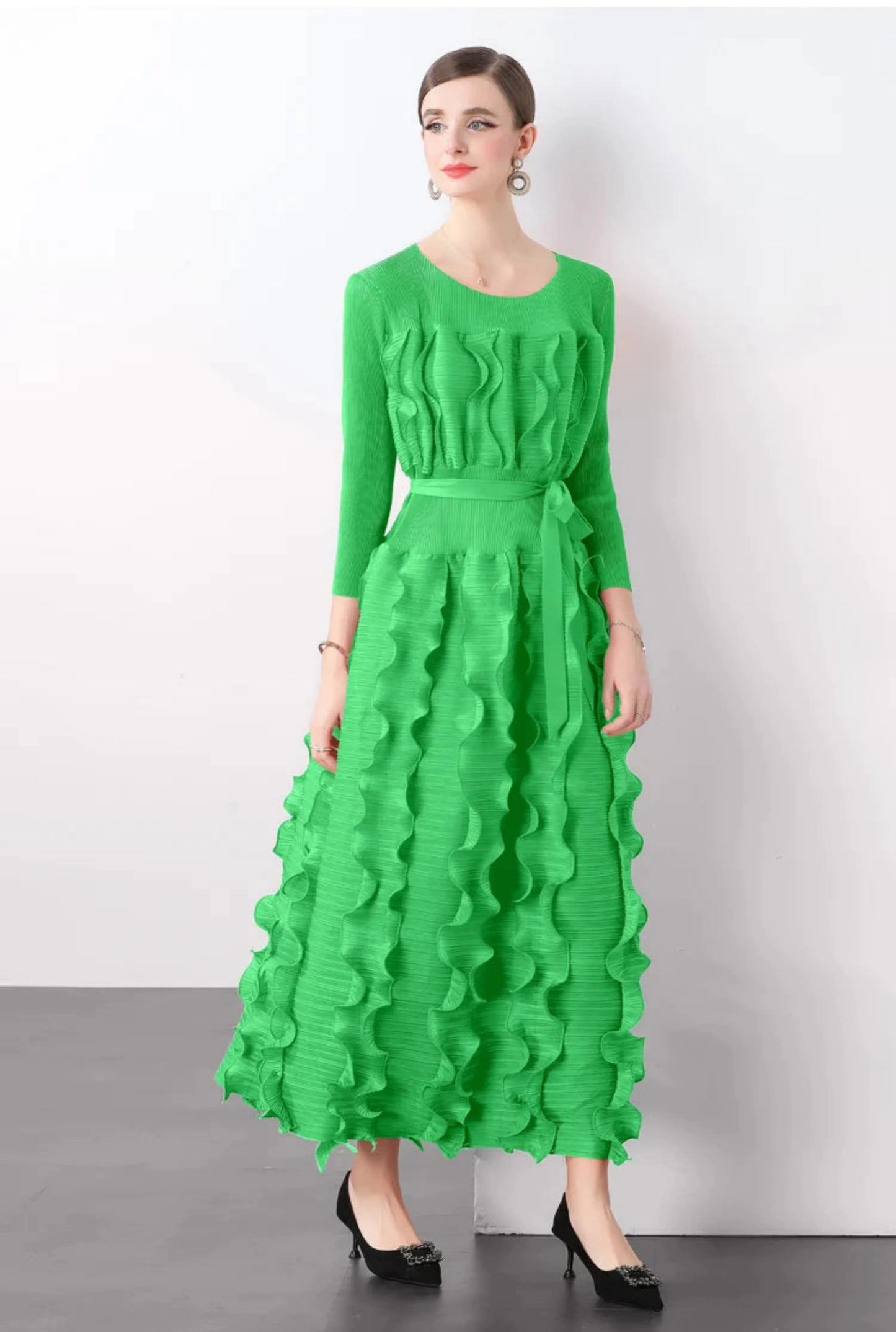 Chic Plissé Pleated Midi Dress
