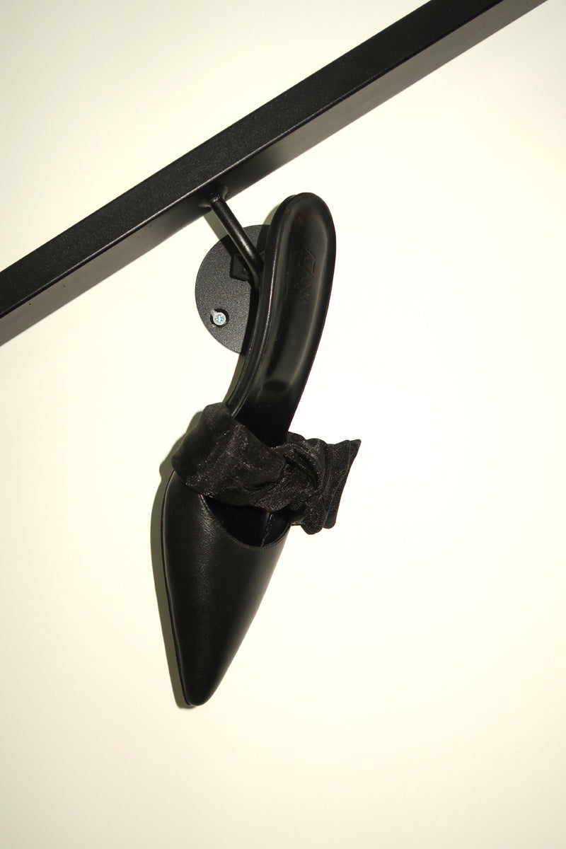 SIDE TIE MULE 45 IN BLACK NAPPA AND MESH