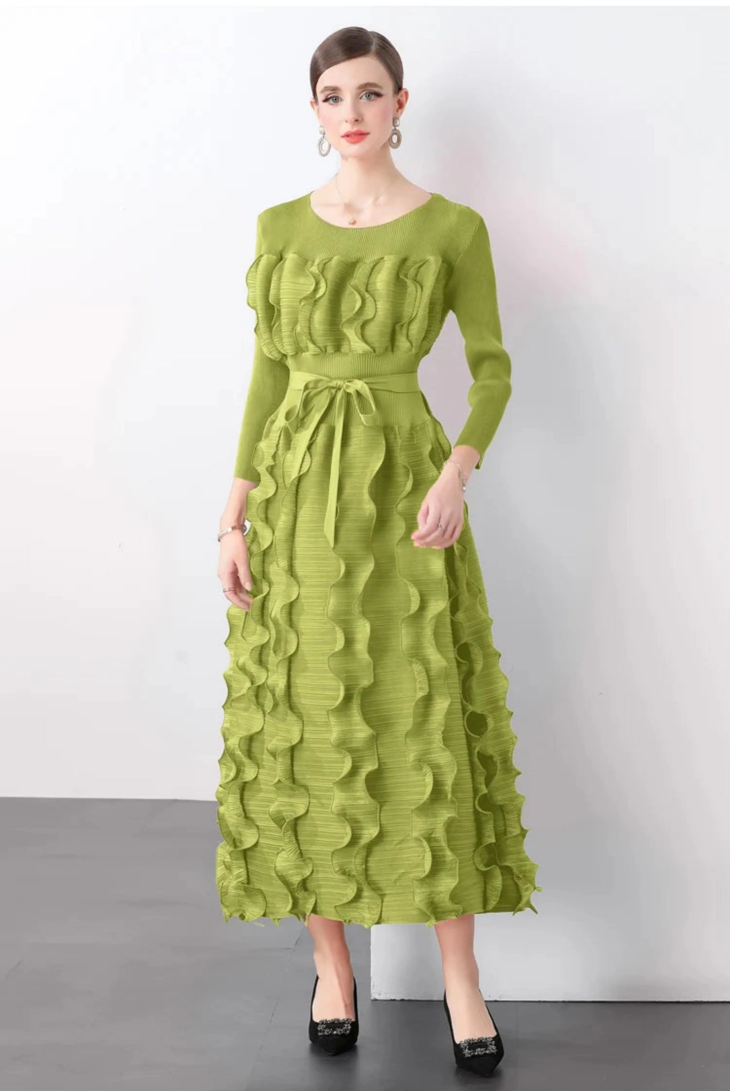 Chic Plissé Pleated Midi Dress