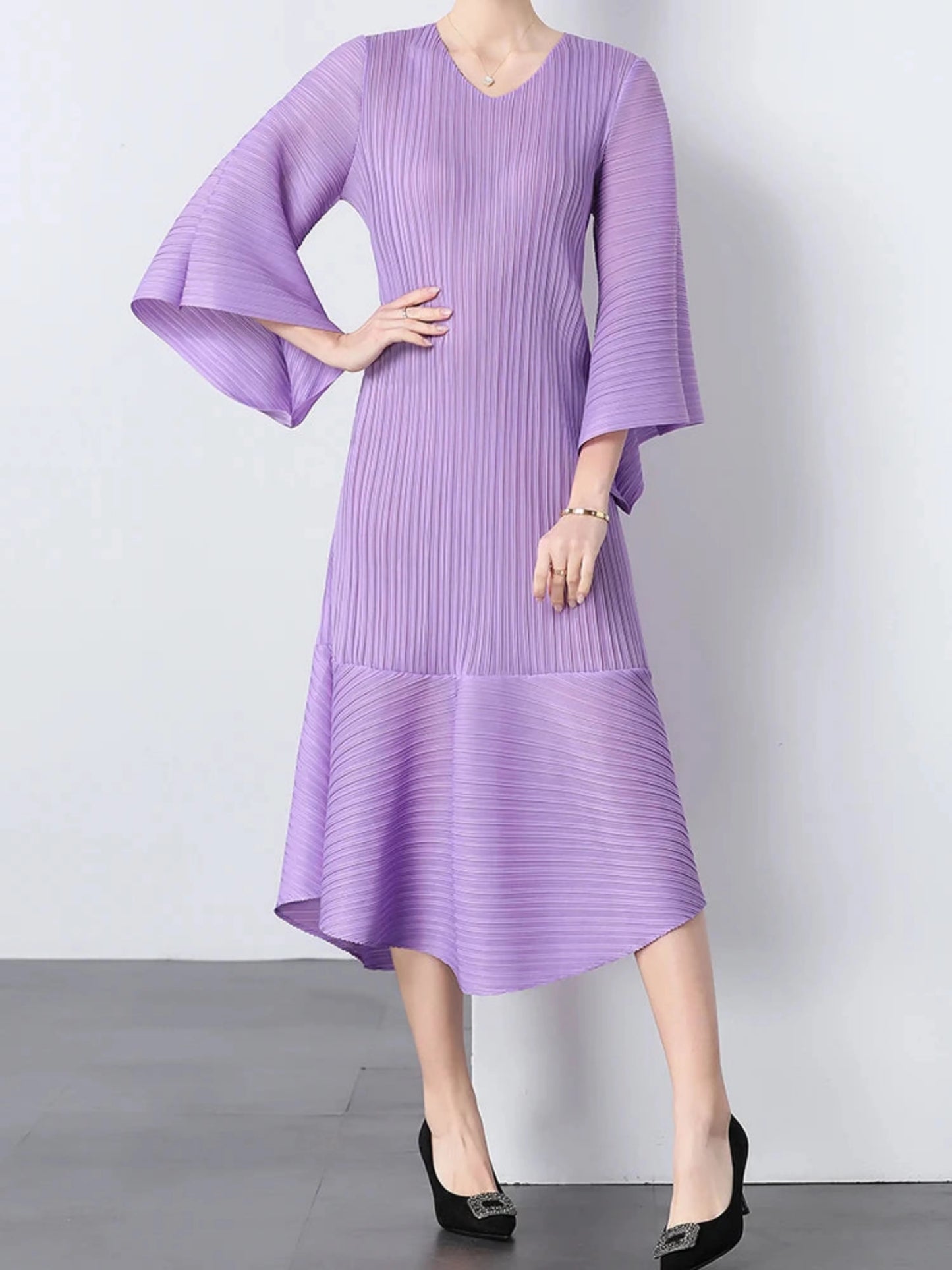 Elegant Pleats Bell Sleeve Dress