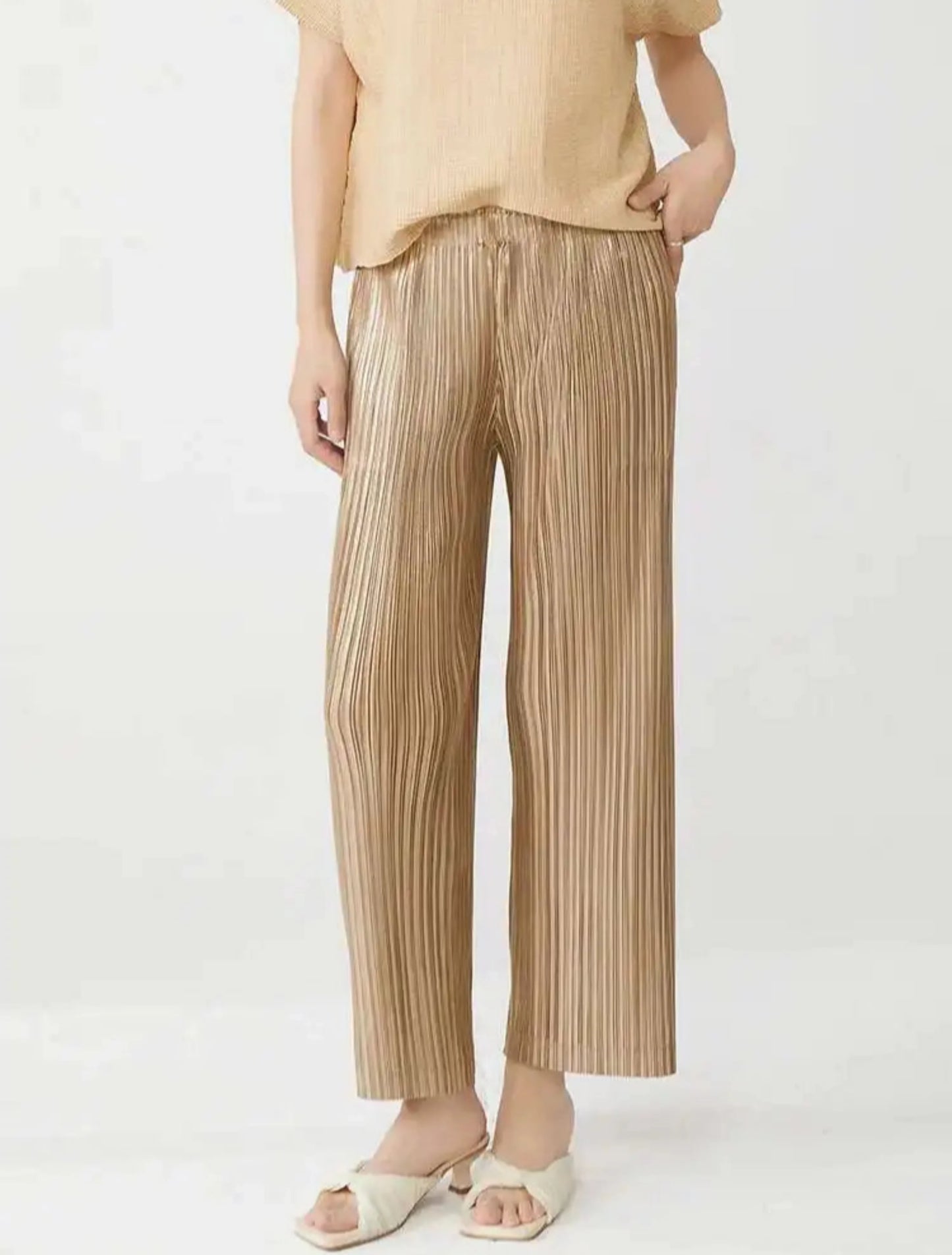 Luxurious Plissé Wide-Leg Trouser