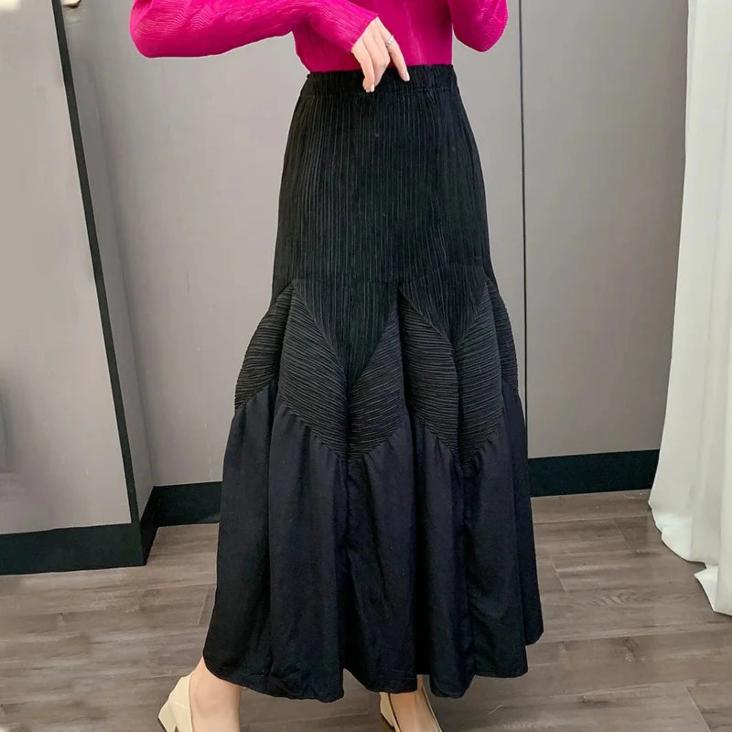 Elegant Pleated Two-Tone Skirt