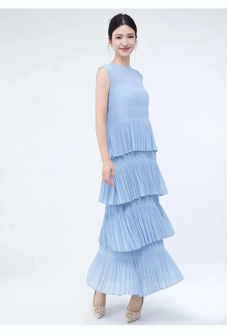 Elegant Plissé Sleeveless Dress