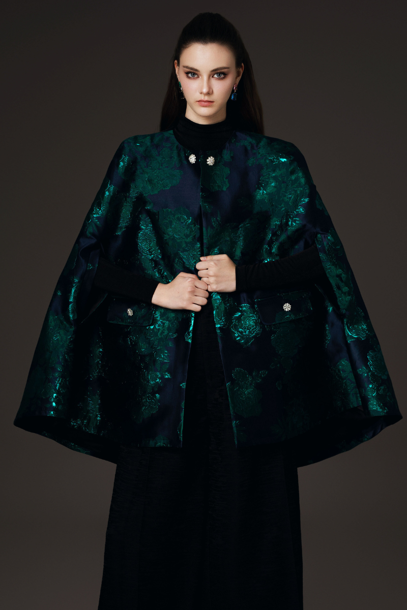 TURTLENECK LONG-SLEEVE TOP WITH WIDE-LEG TROUSERS AND CAPE SET